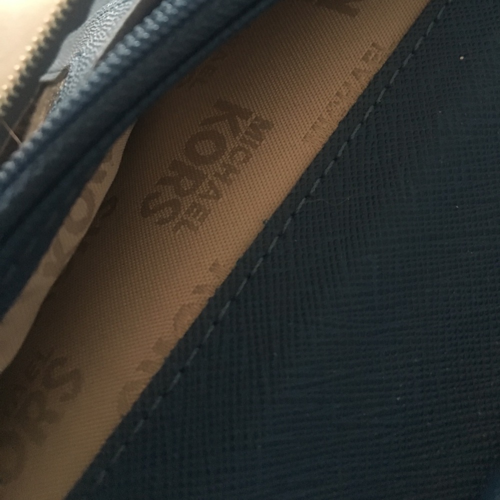 ✂️ Nw0T 💯 % AuThEnTic ReAl LeaTher MiChAel K0rs wAllEt - Picture 6 of 8
